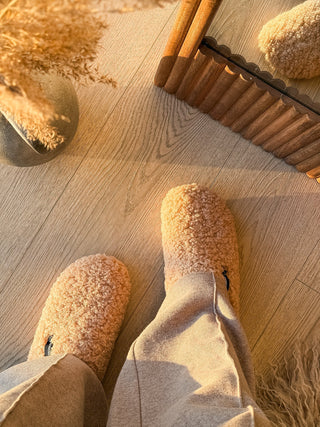 Pantofle Verbenas York Curly Sand 212004, Beżowy, Materiał