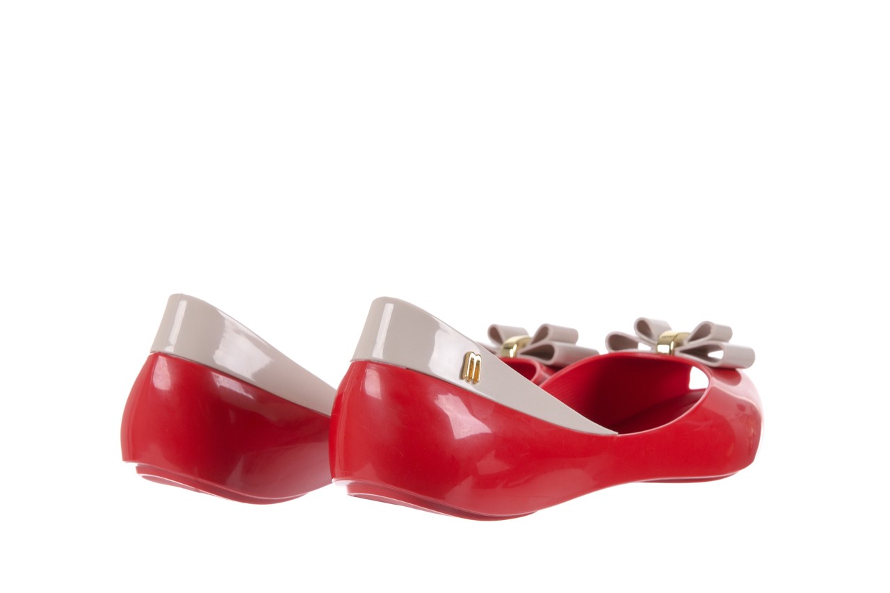 Melissa queen v ad red beige 9