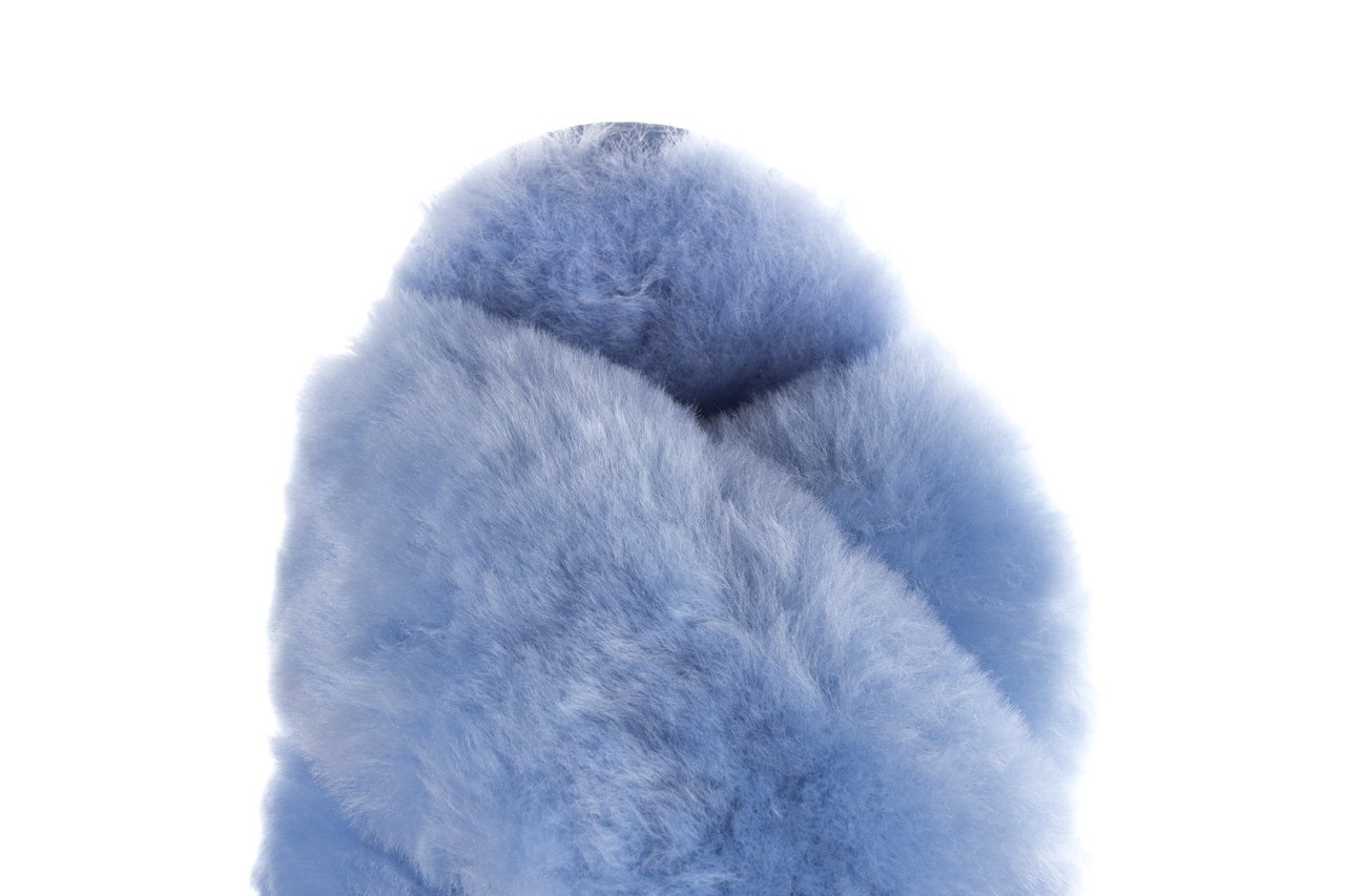Klapki emu mayberry baby blue, niebieski, futro naturalne  - klapki - buty damskie - kobieta 14